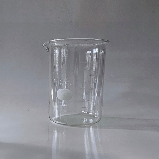 500 ml Corning PYREX Borosilicate Glass Low Form Graduated Beaker with Spout