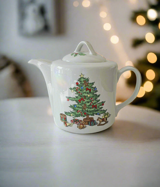 Holiday Hostess Collection 5 Cup Tea Pot by Tienshan