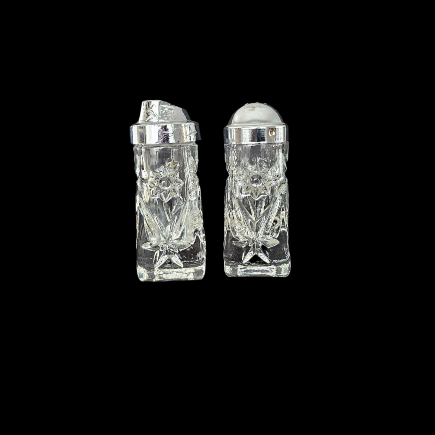 Prescut Clear Salt and Pepper Shakers with Dome Lids, Anchor Hocking