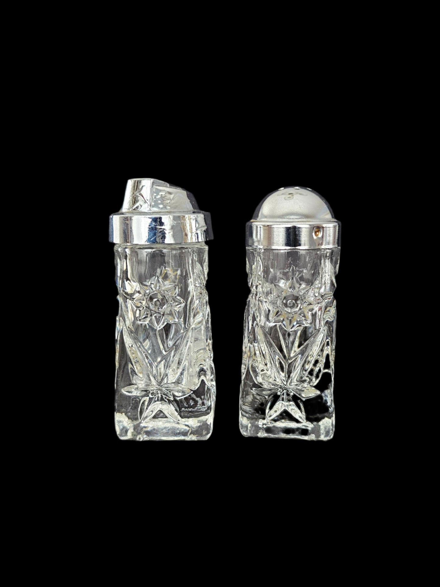 Prescut Clear Salt and Pepper Shakers with Dome Lids, Anchor Hocking