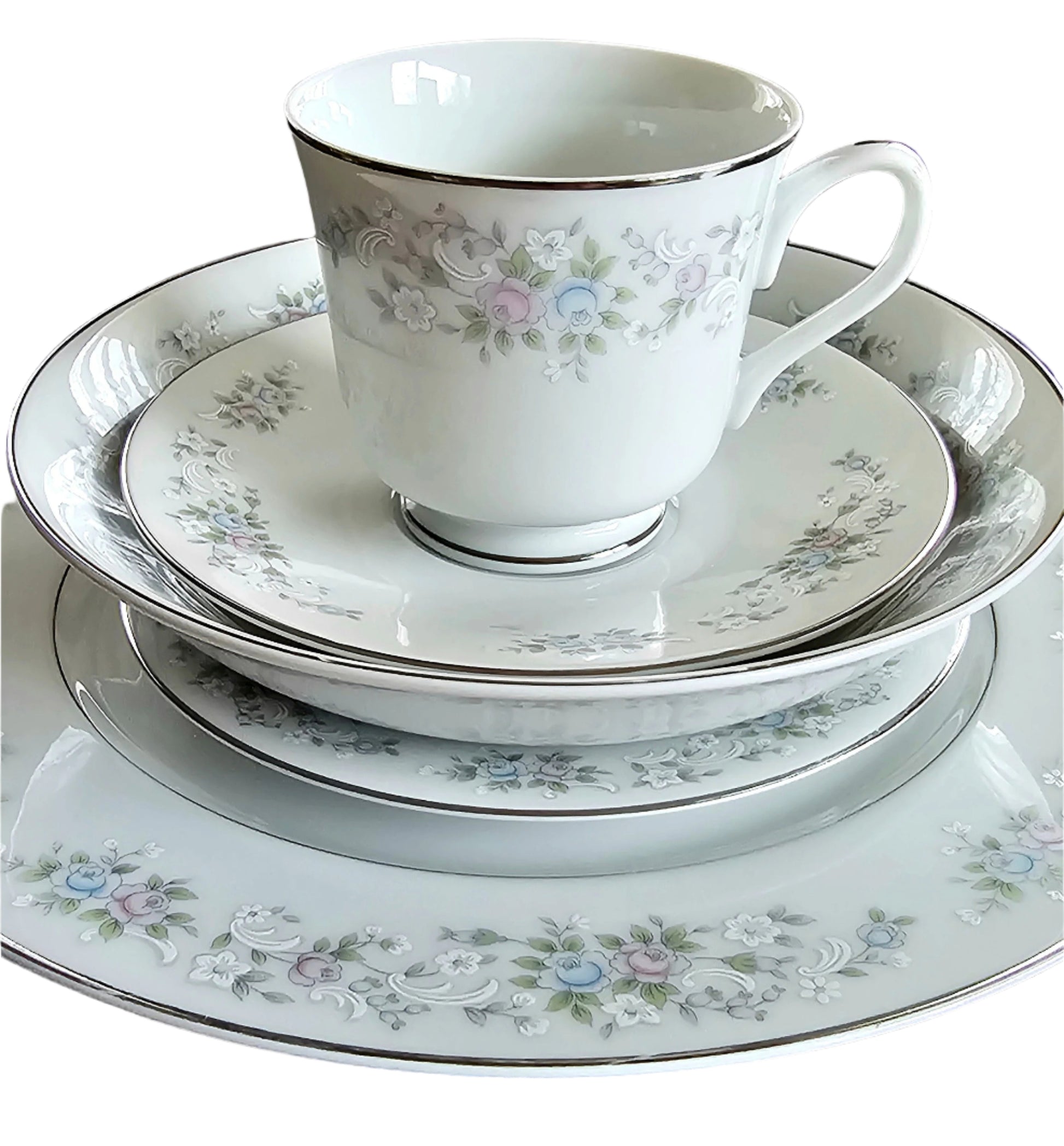 5-piece set of Carlion Corsage China from Japan. Tea cup, saucer, bowl, salad plate, dinner plate.